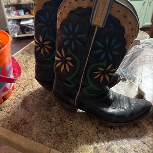 Floral Embroidered Black Cowboy Boots